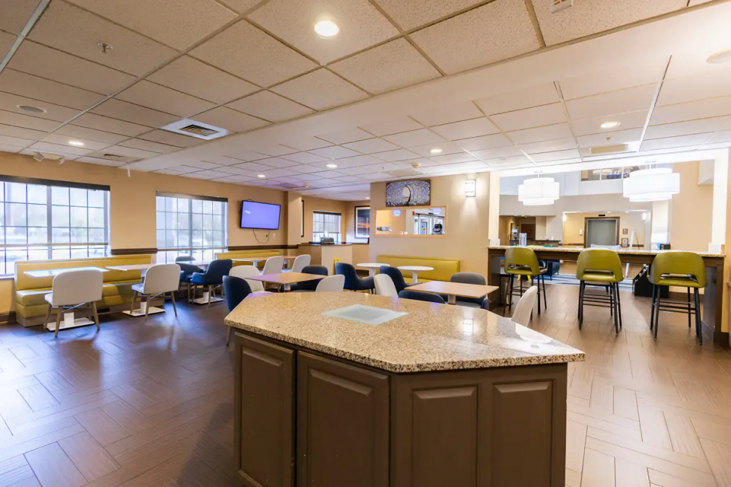 Food & Drinks 4, Comfort Suites Springfield I-70, Clark