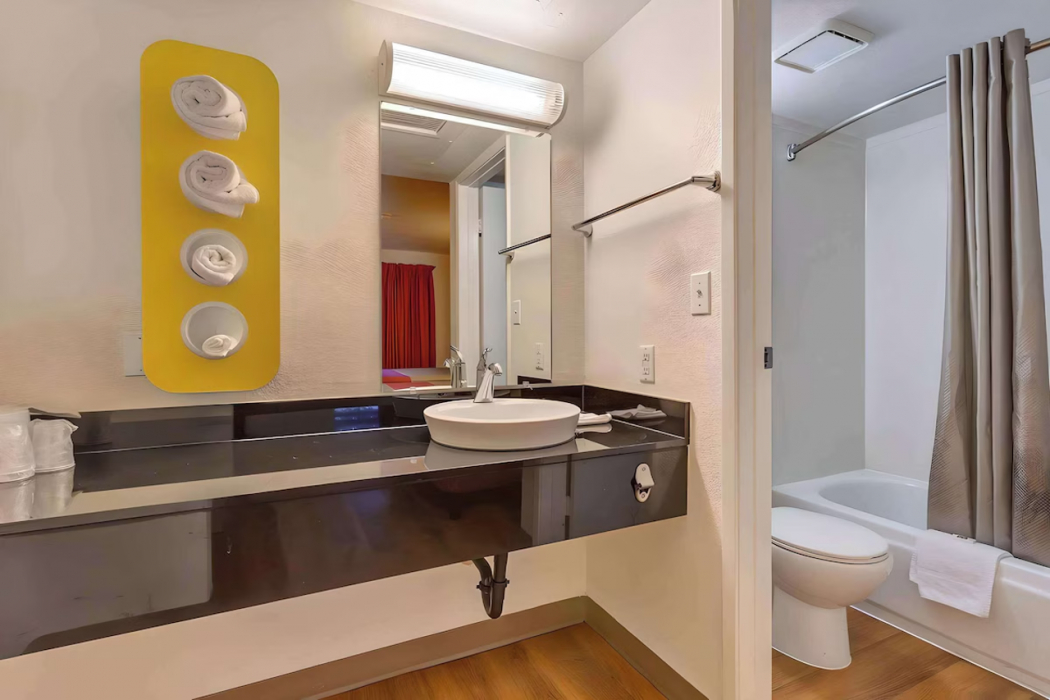Bathroom 3, Motel6 Santa Rosa - South, Sonoma