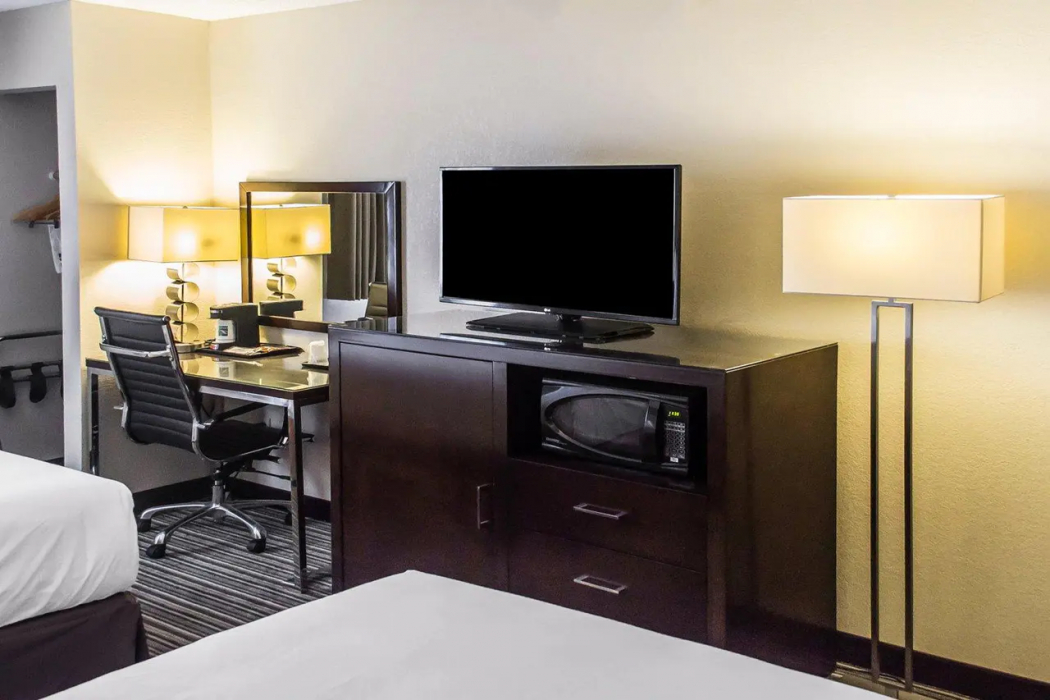 Bedroom 2, Quality Inn Streetsboro - Kent, Portage