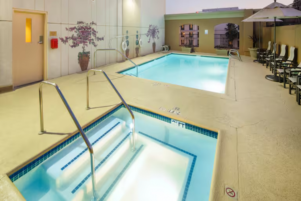 Sport & Beauty, Hotel Zessa Orange County Airport, a DoubleTree by Hilton, Orange