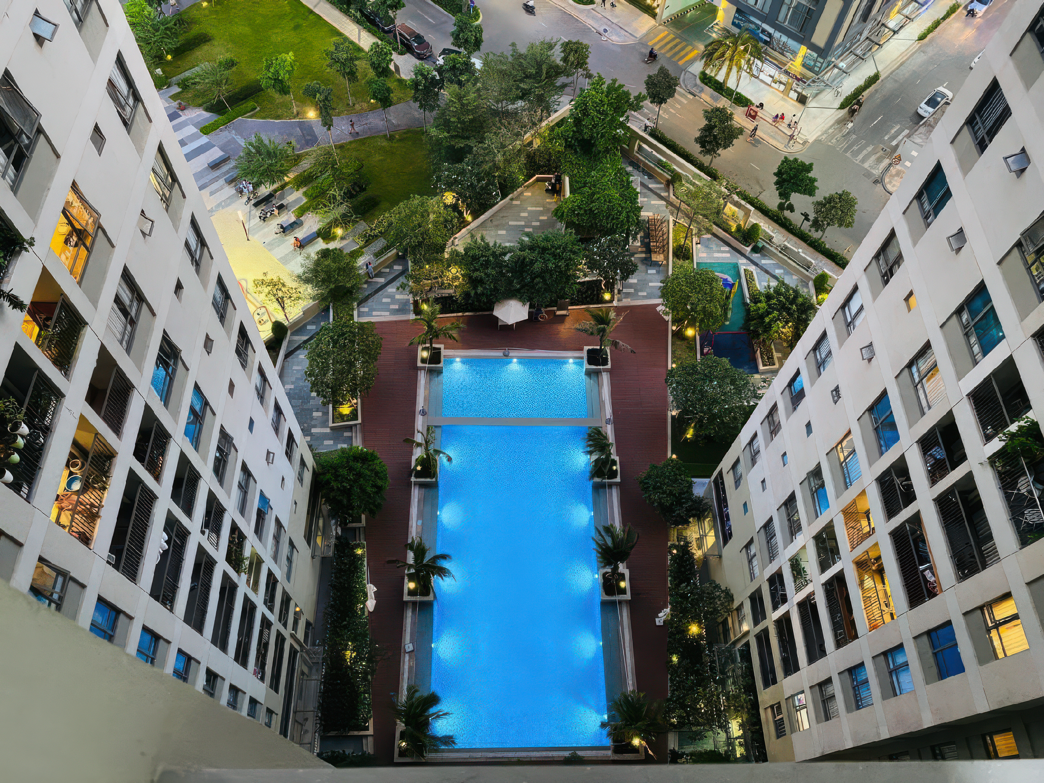 Exterior & Views