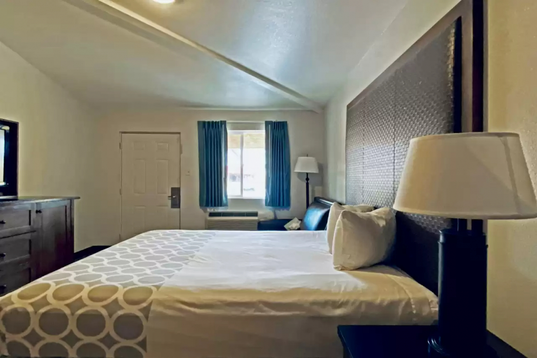 Bedroom 3, Rodeway Inn Old Town Scottsdale, Maricopa