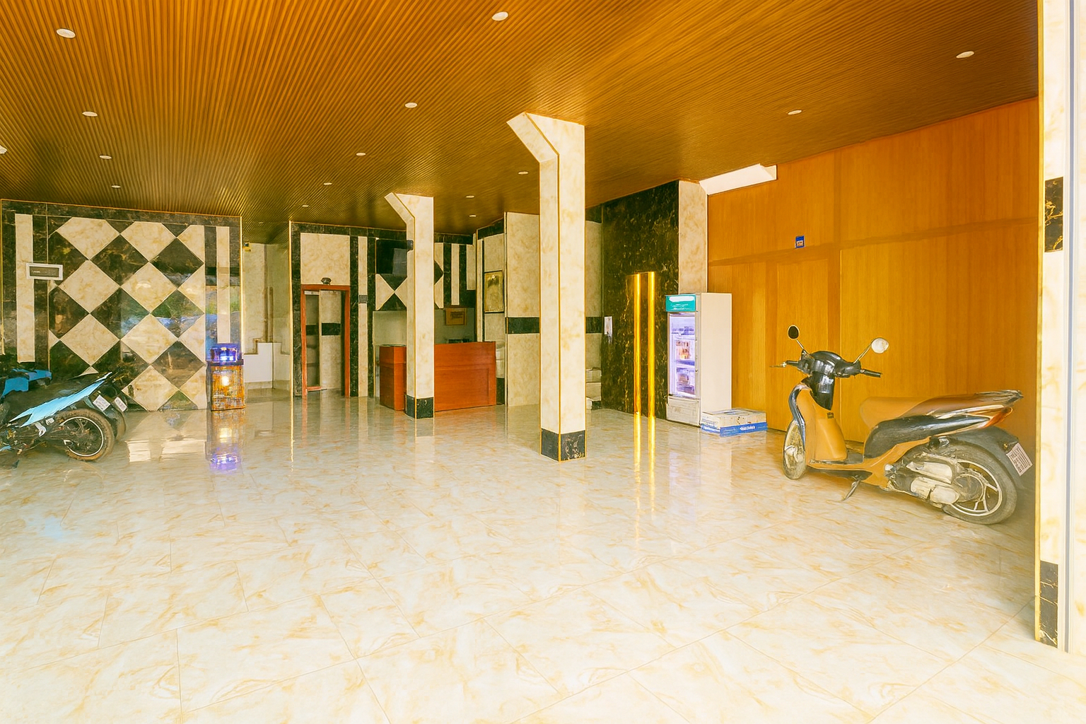 Others 5, KHÁCH SẠN HỘI NGHĨA, Tân Uyên