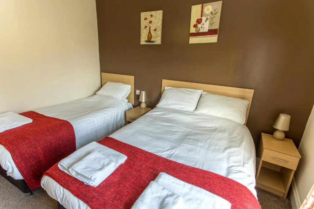 Bedroom 2, OYO The Douglas Hotel, Hartlepool