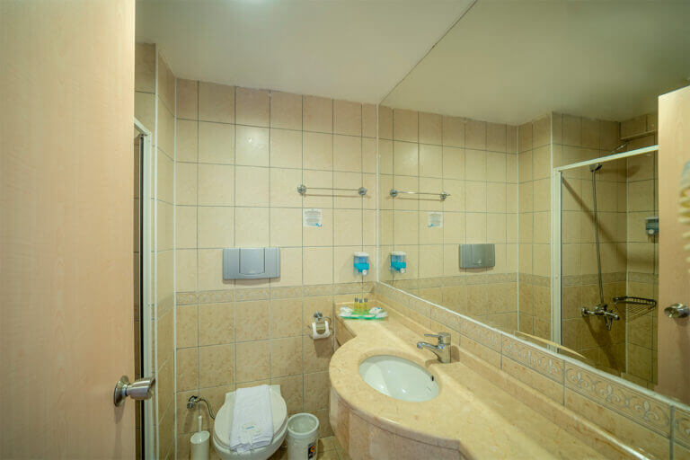 Bathroom, Aska Bayview Resort Hotel, Alanya