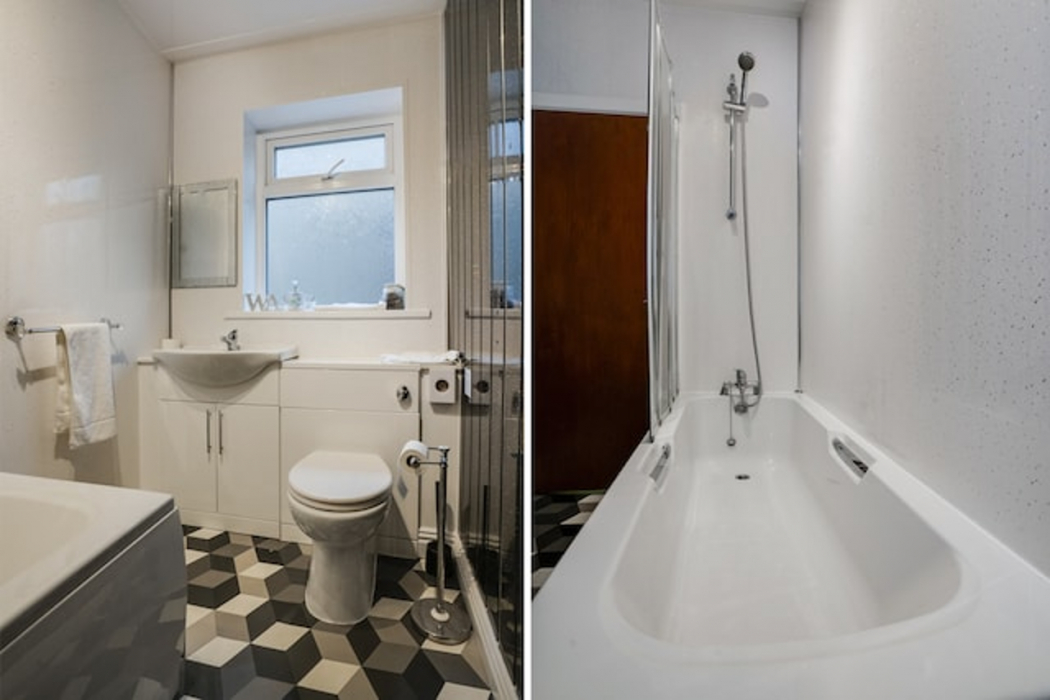 Bathroom 3, OYO St Kildas, Blackpool Central, Blackpool