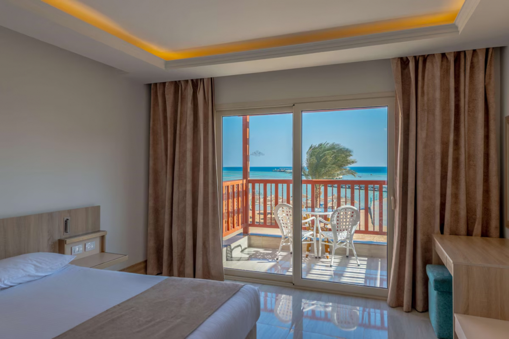 Bedroom 3, Hotel Titanic Beach Spa And Aqua Park, Safaja
