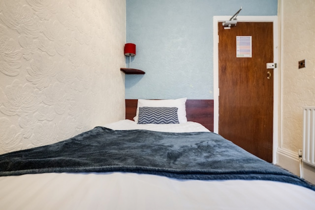 Bedroom 2, OYO St Kildas, Blackpool Central, Blackpool