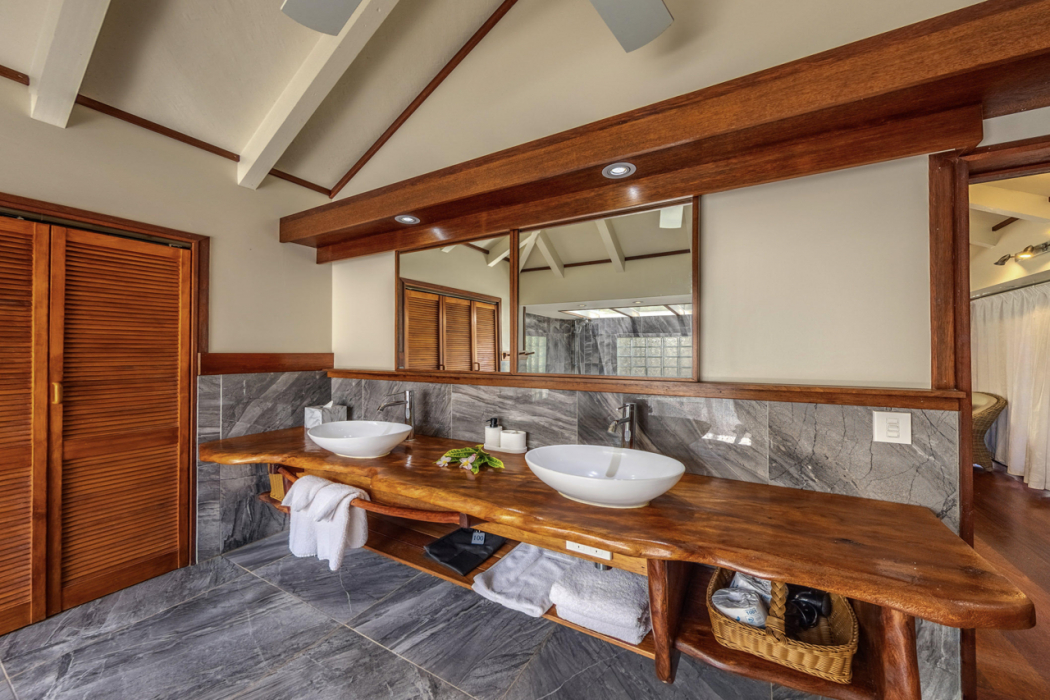 Bathroom 4, Tamanu Beach, Aitutaki