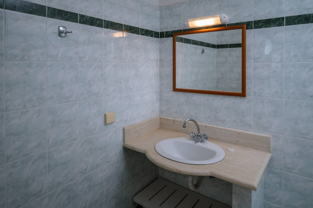 Bathroom 3, Dionysos Hotel Apartments & Studios, Crete