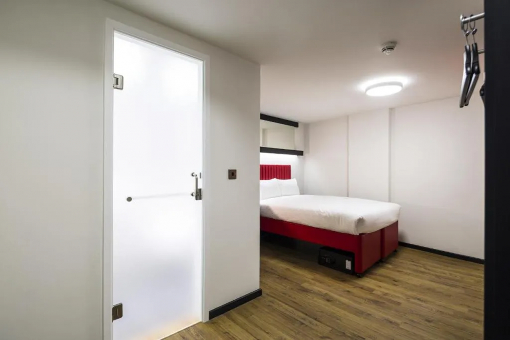 Bedroom 4, Tune Hotel Liverpool, Sefton