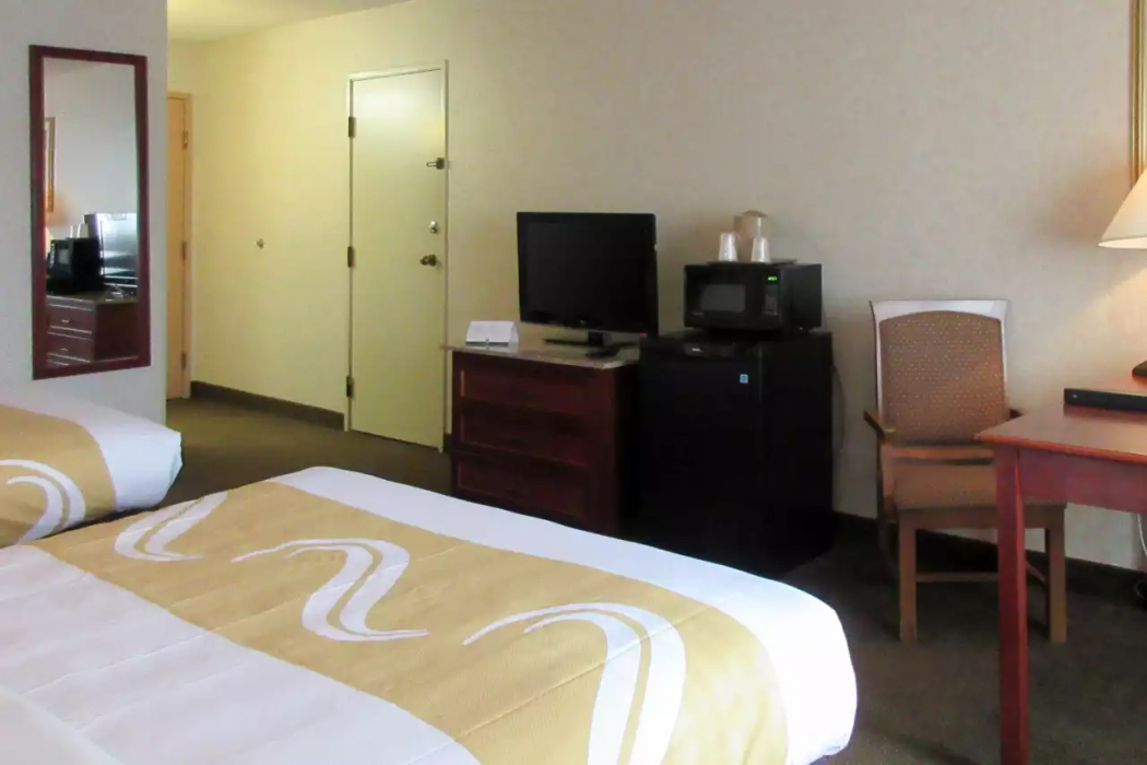 Bedroom 2, Quality Inn & Suites Albuquerque Midtown - University Area, Bernalillo