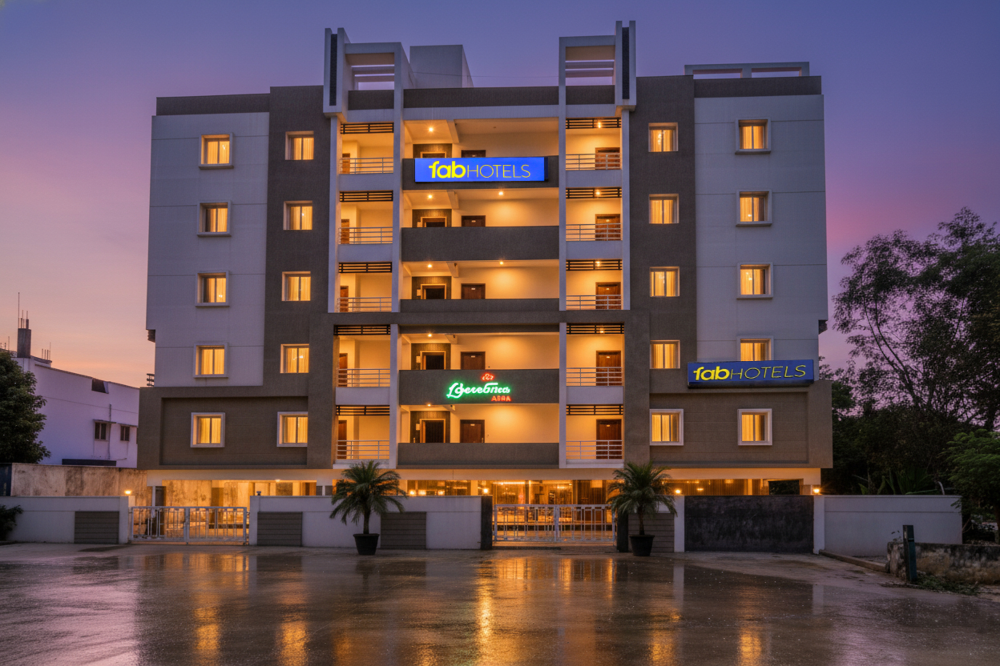 Exterior & Views