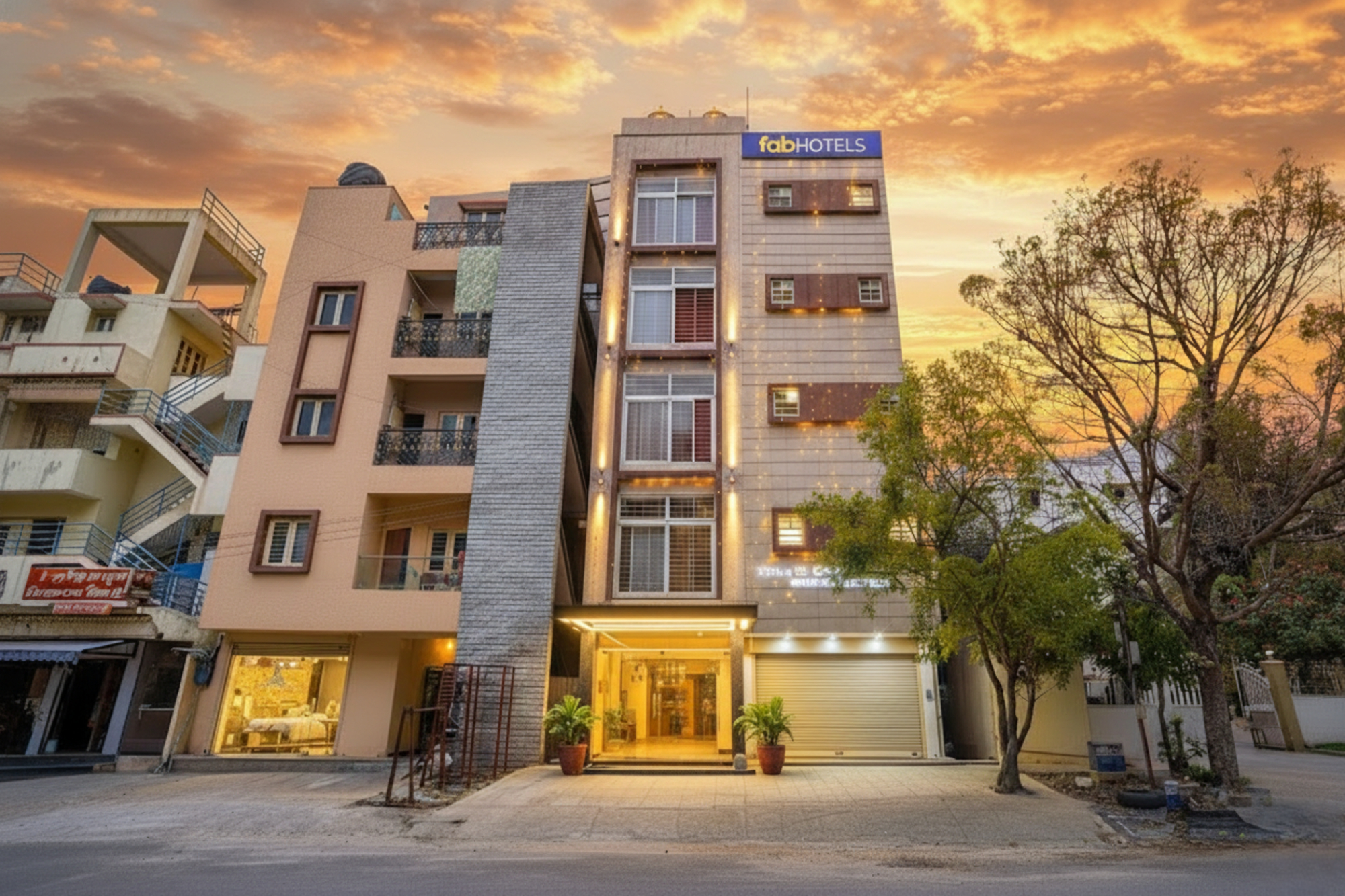 Exterior & Views