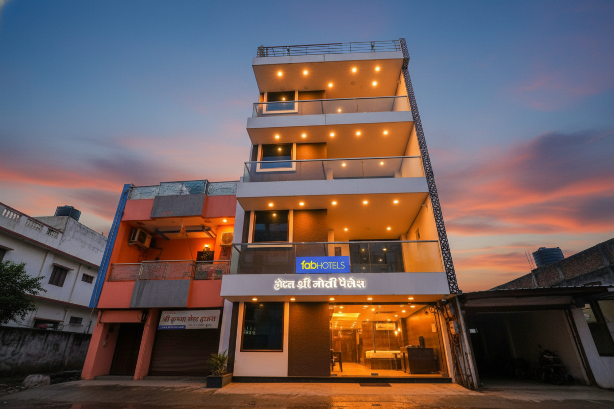 Exterior & Views
