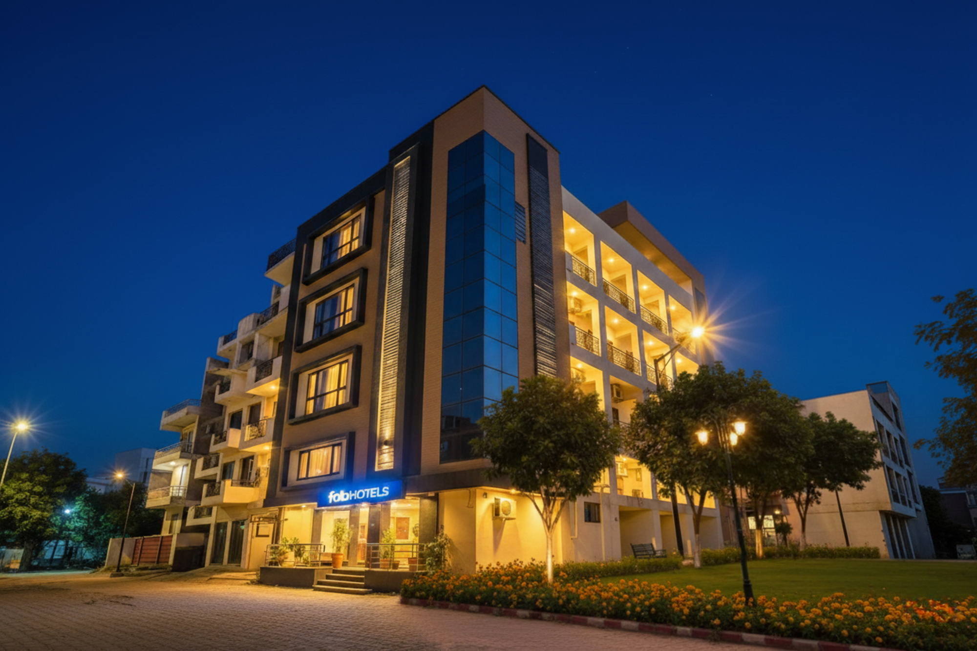 Exterior & Views