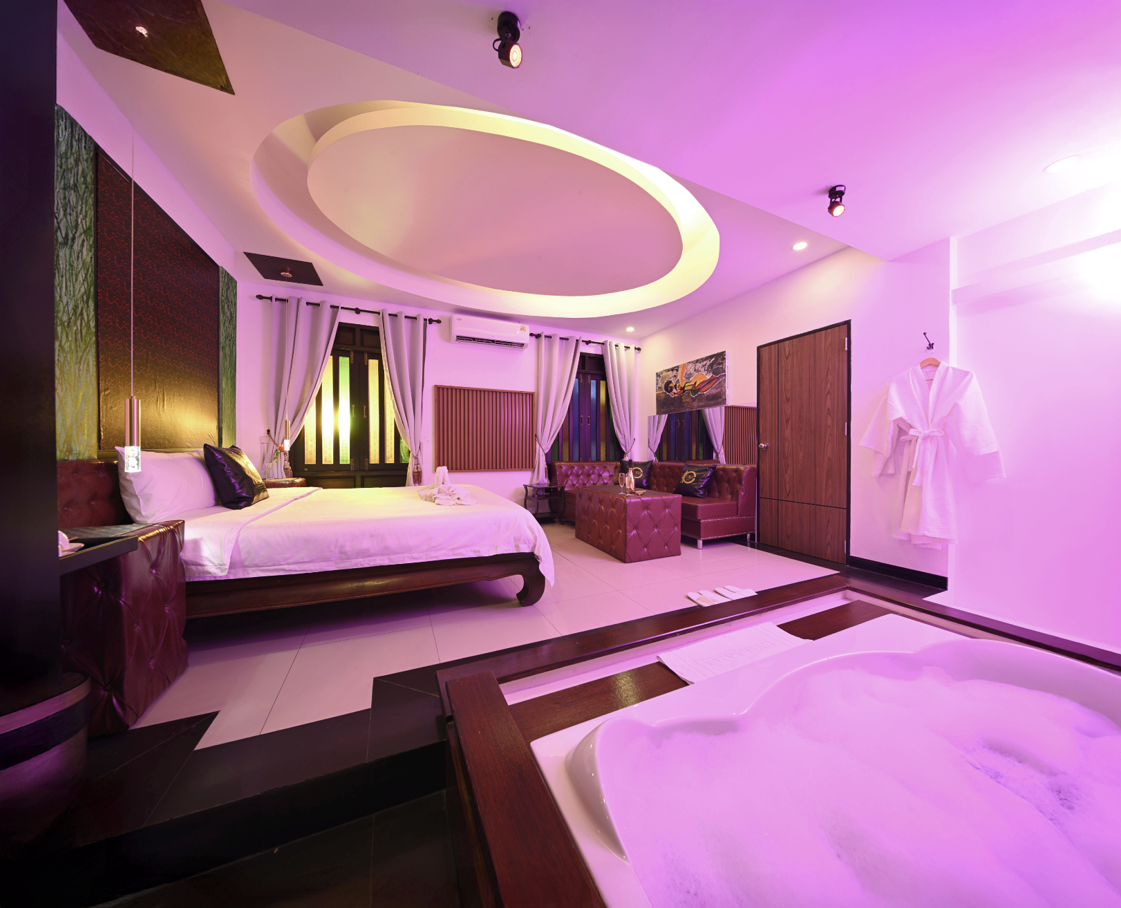 Bedroom 2, Climax, Pattaya