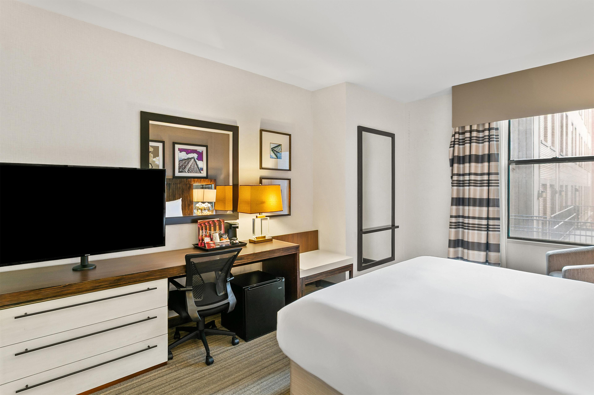 Bedroom 3, Sonesta Hotel Baltimore Inner Harbor, Baltimore