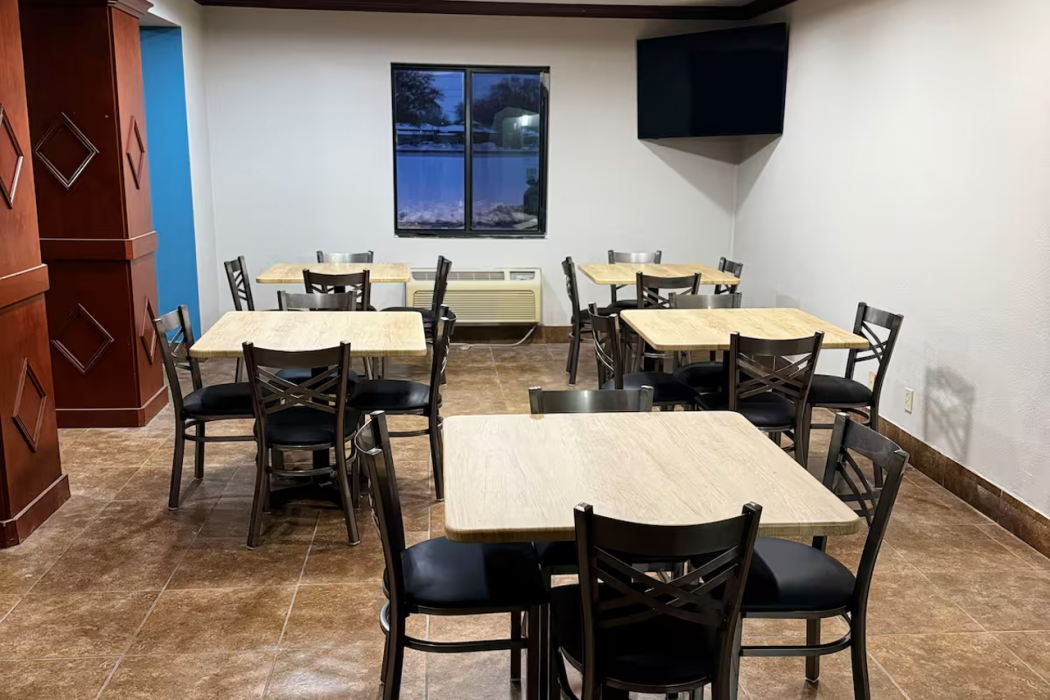 Food & Drinks 5, Days Inn by Wyndham Lincoln, IL/Route 66, Logan