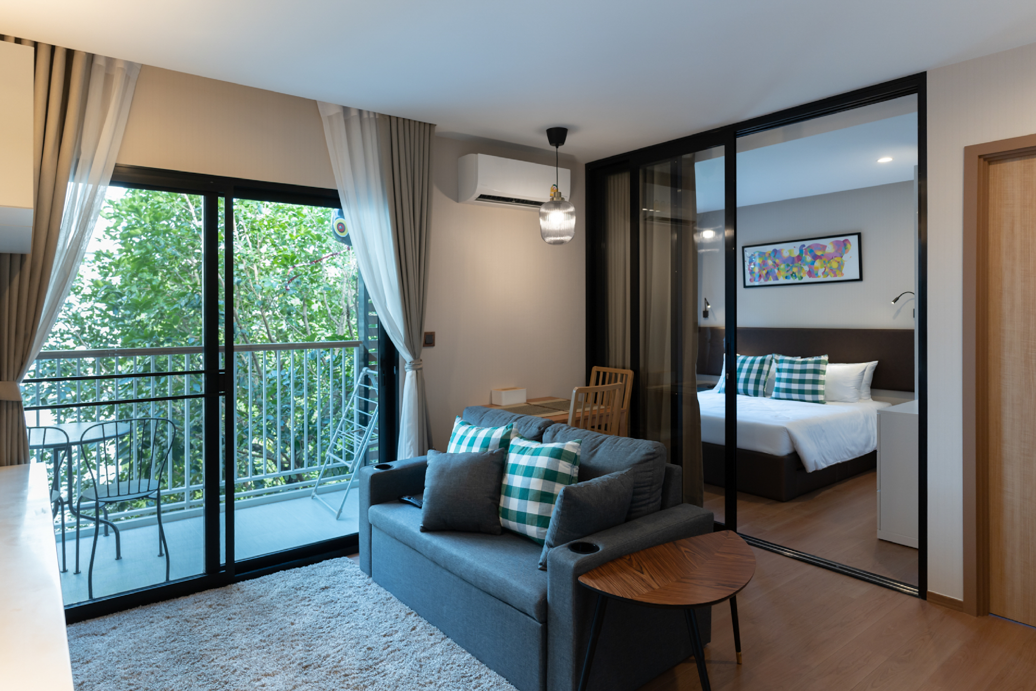Shared lounge/TV area 2, Rawai Apartment, Workspace, 400m to Beach, Pulau Phuket