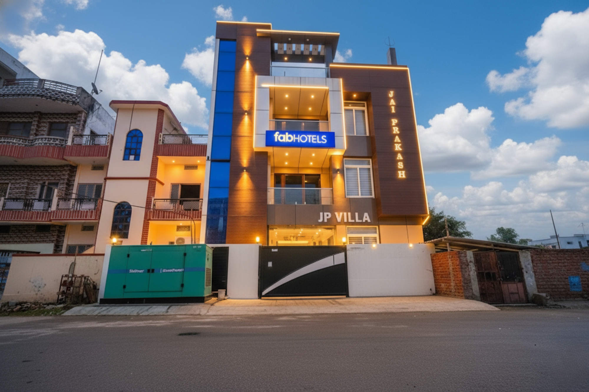 Exterior & Views