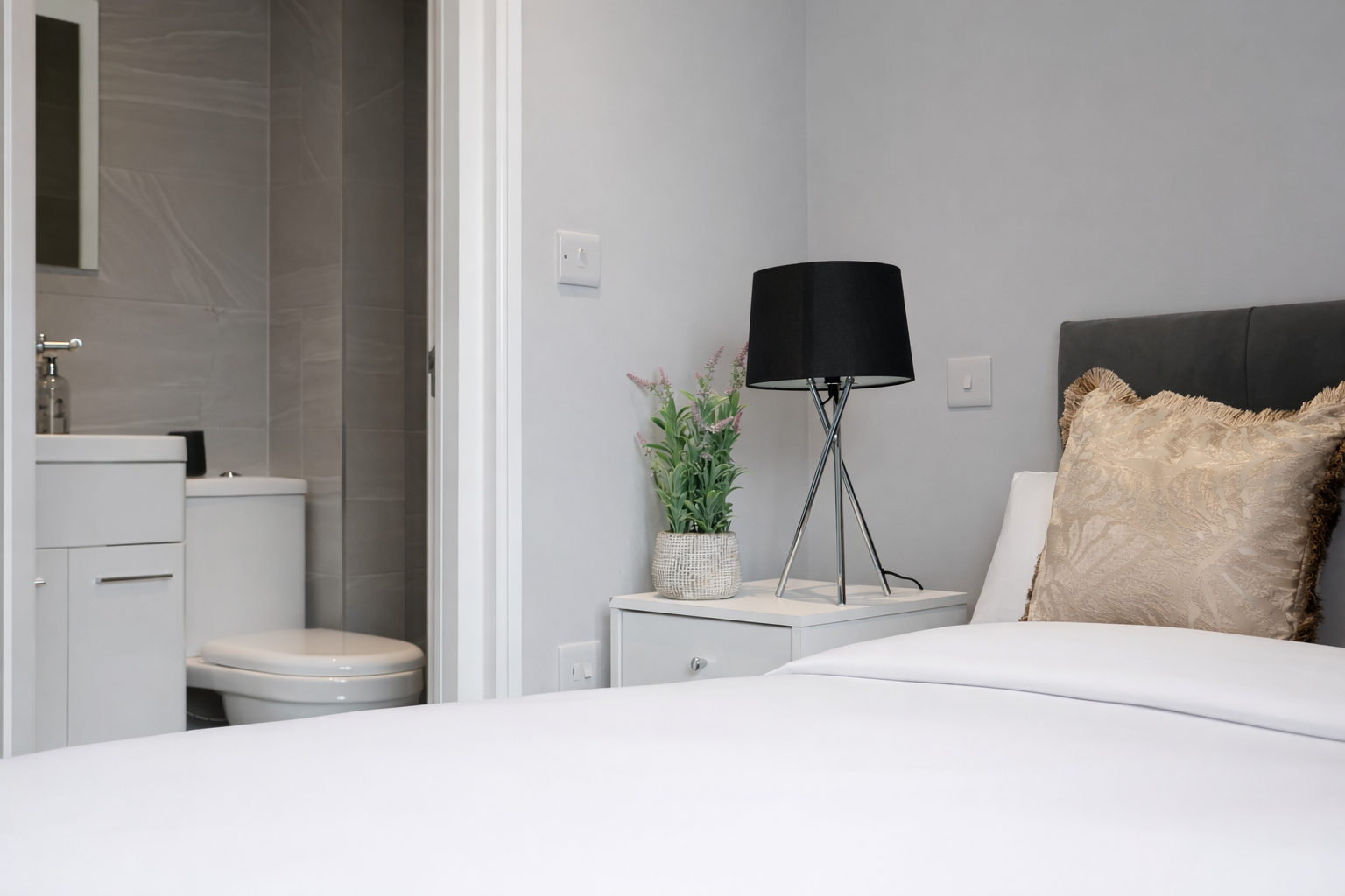 Bedroom 4, Walton Suites, Hertfordshire