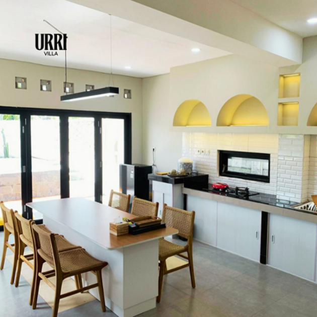 Others 4, URRI VILLA, Sleman