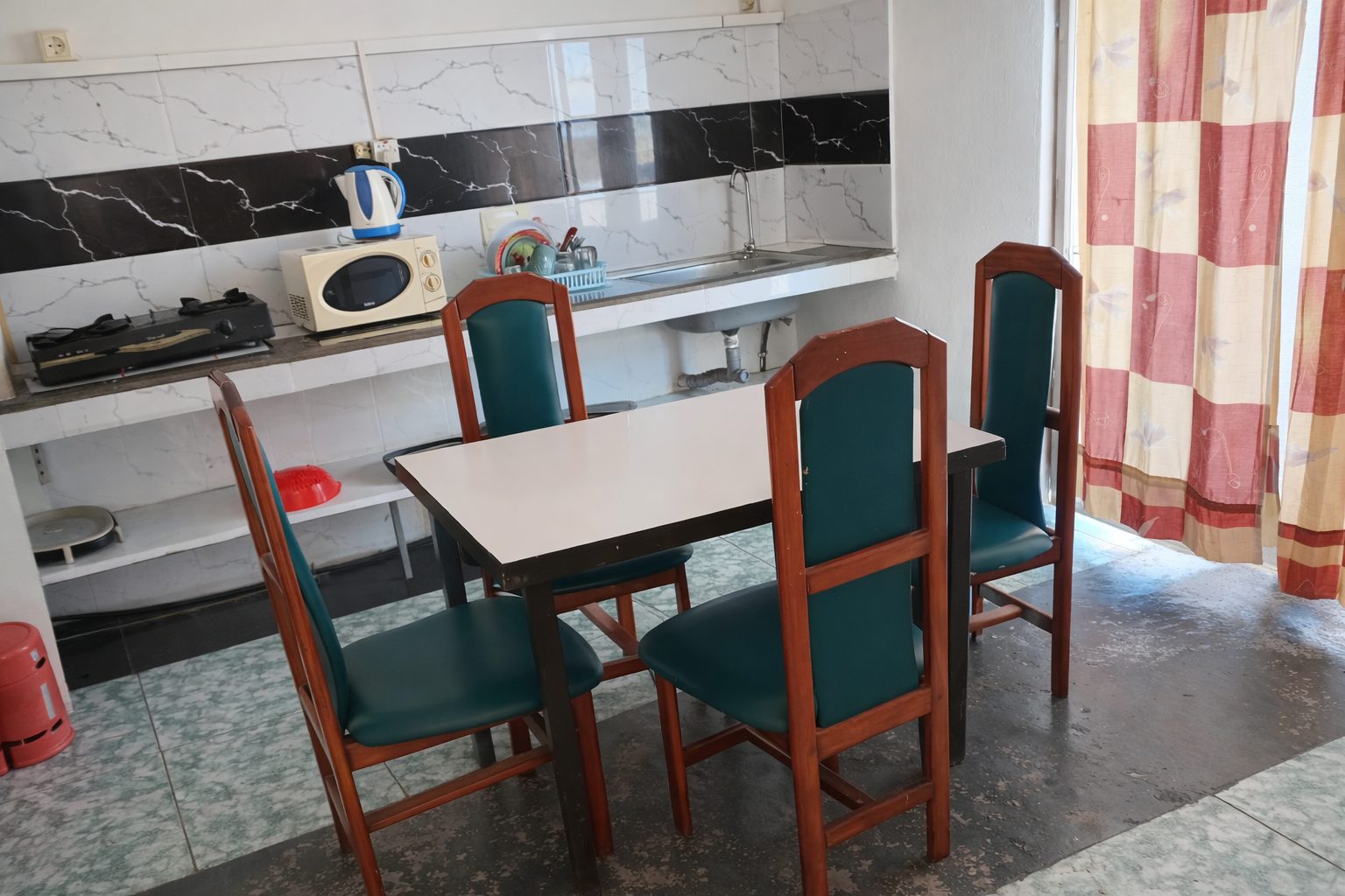 Others 3, Obelix Apartment