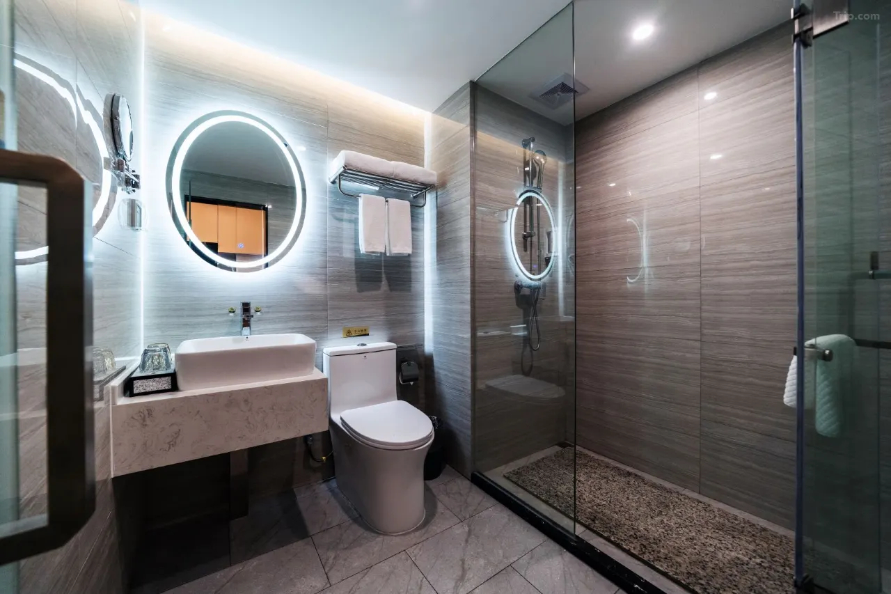 Bathroom 2, Shenzhen Kingkey Kingyu Hotel, Shenzhen