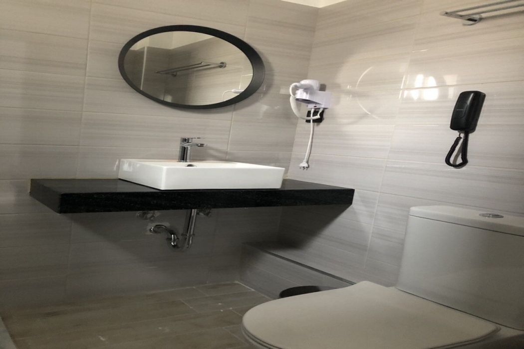 Bathroom 4, Evita Asty, Attica