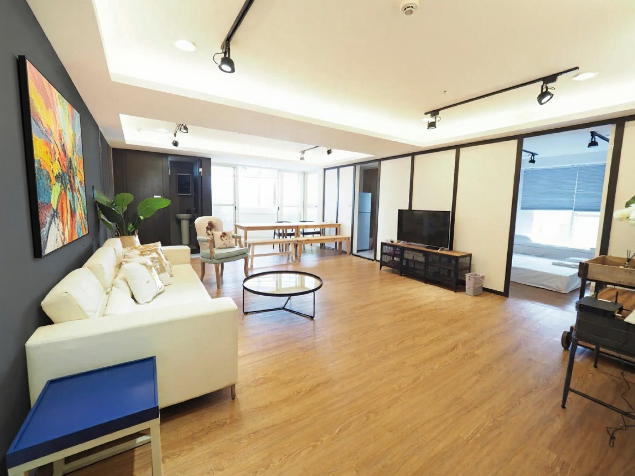 Others 3, elephant 5/Clean, Quiet/Aug-trial, Taipei City
