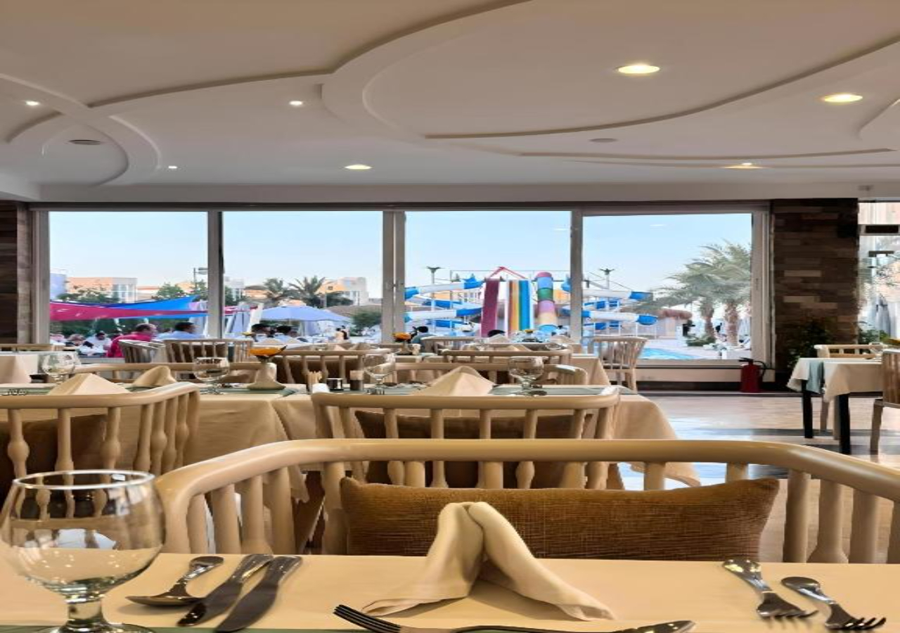 Food & Drinks 5, Fanadir Bay Beach Resort & Aqua Park, Al-Ghurdaqah