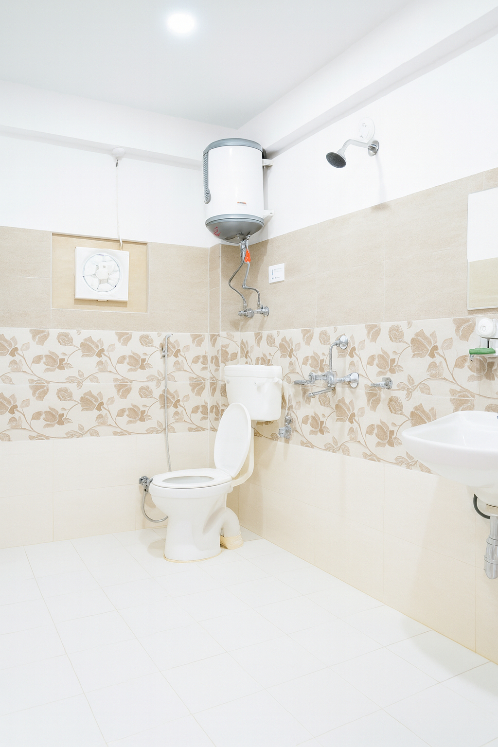 Bathroom 2, Hotel Old Manali by Himalayan Hotels, Kullu