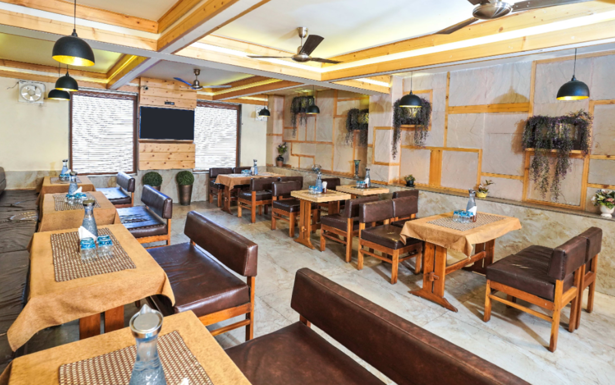 Restaurant 5, Mayur Hotel Bar & Restaurant solan, Solan
