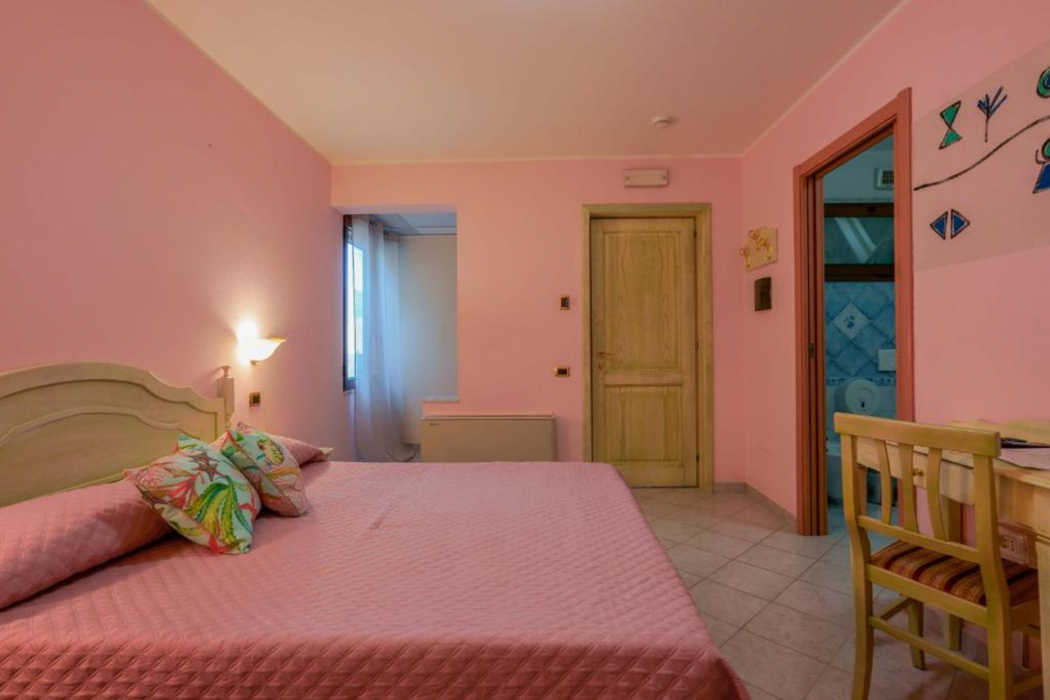 Bedroom 3, Hotel Solanas, Cagliari