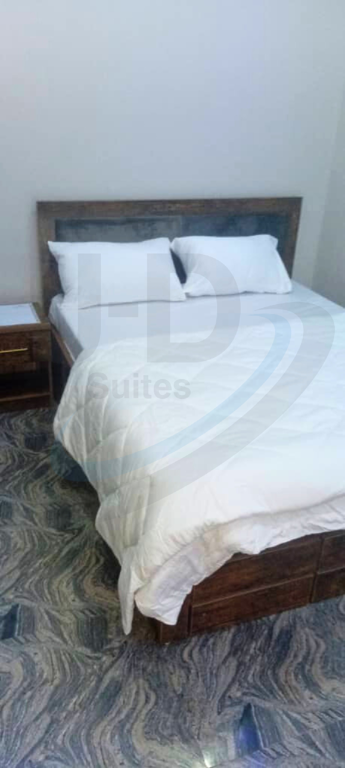 5, J-D Suites, Obio/Akp