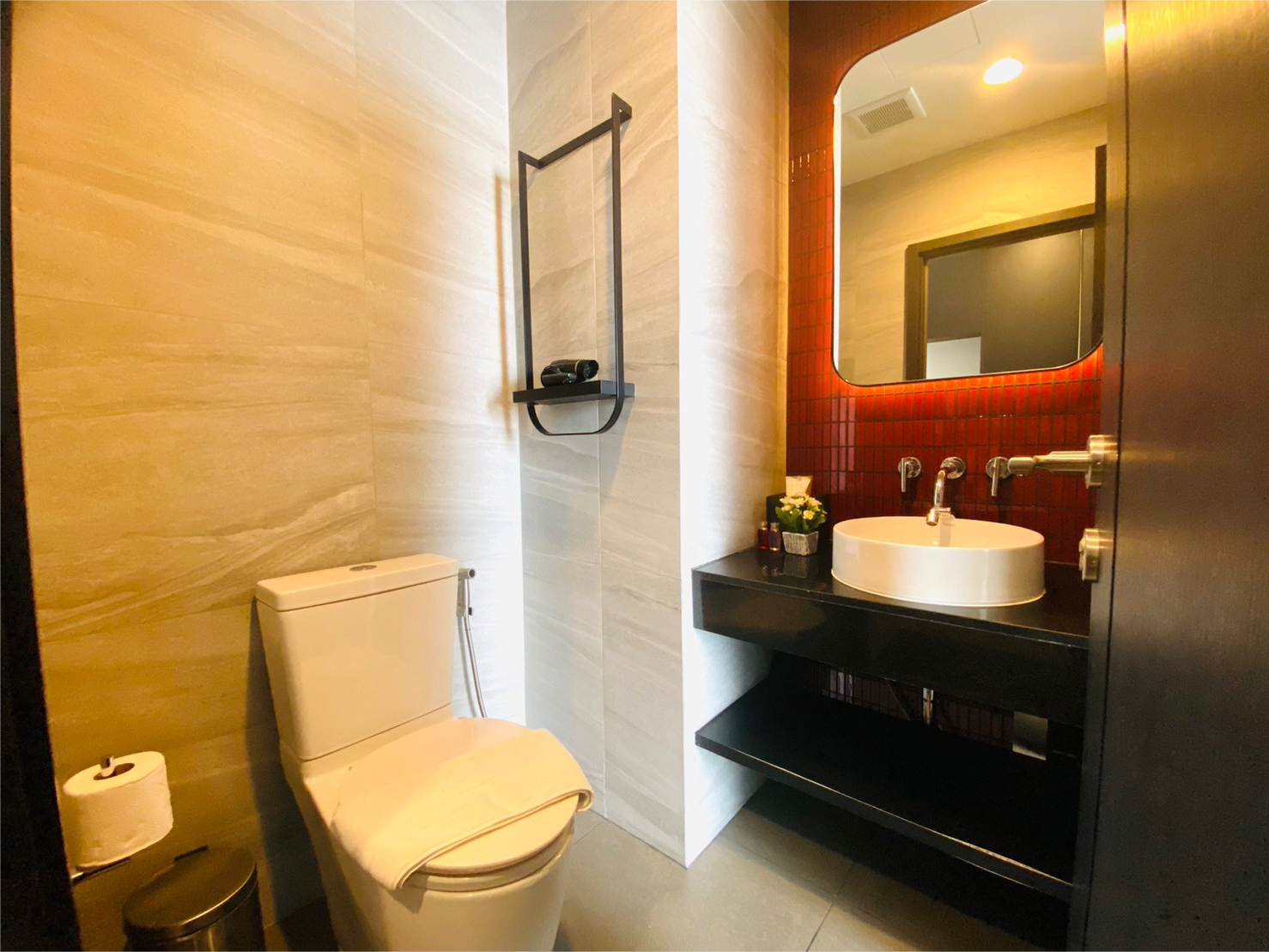 Bathroom 4, Pattaya City Center Apartment, Pattaya