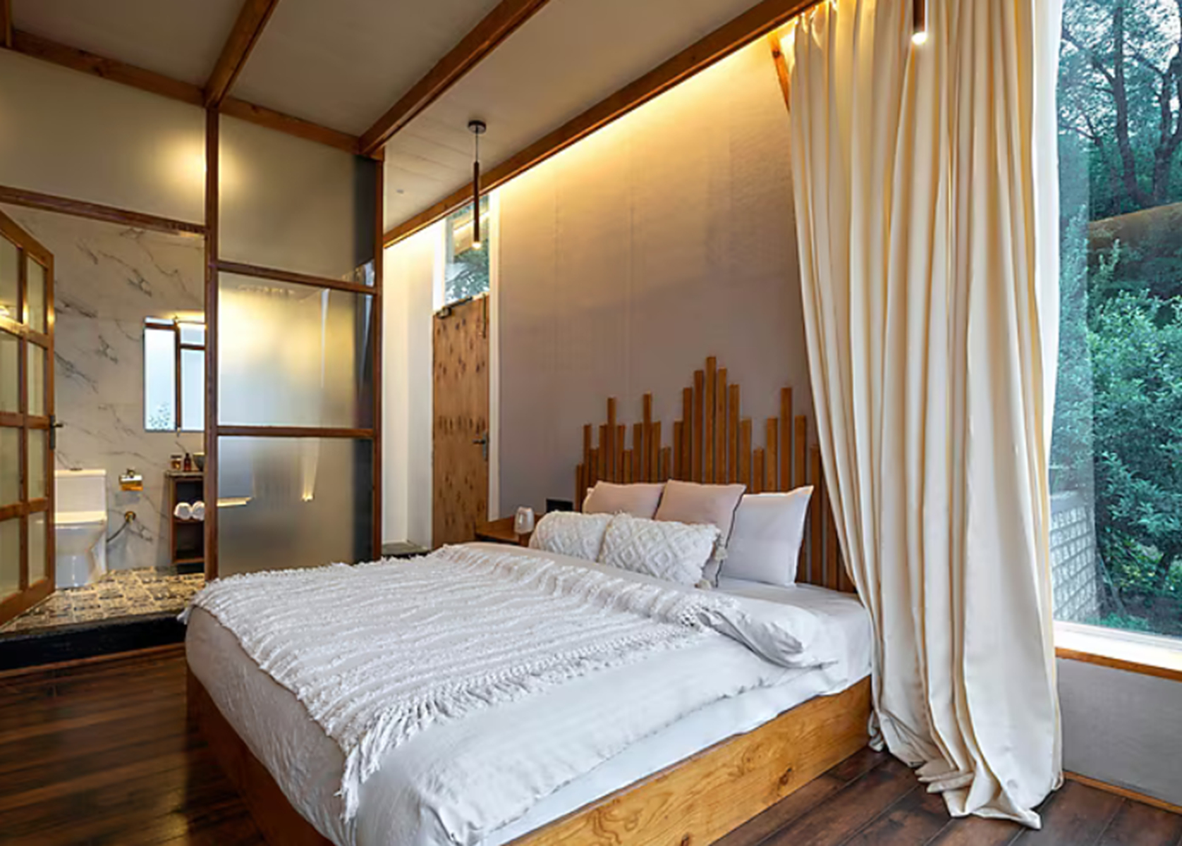 Bedroom, Infinity Sky Glamps, Kullu