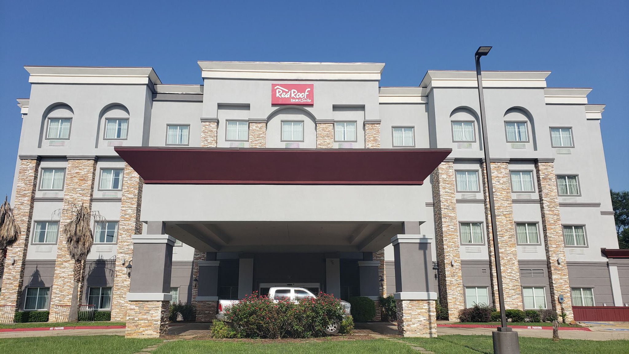Exterior & Views 1, Red Roof Inn & Suites Longview, Gregg