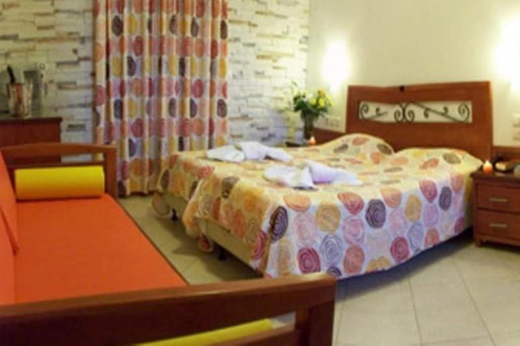 Bedroom 3, Plaka Hotel II, South Aegean
