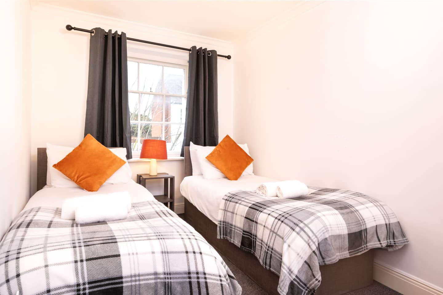 Others 5, Exceptional 2 bedroom Flat in the Heart of Reading, Reading