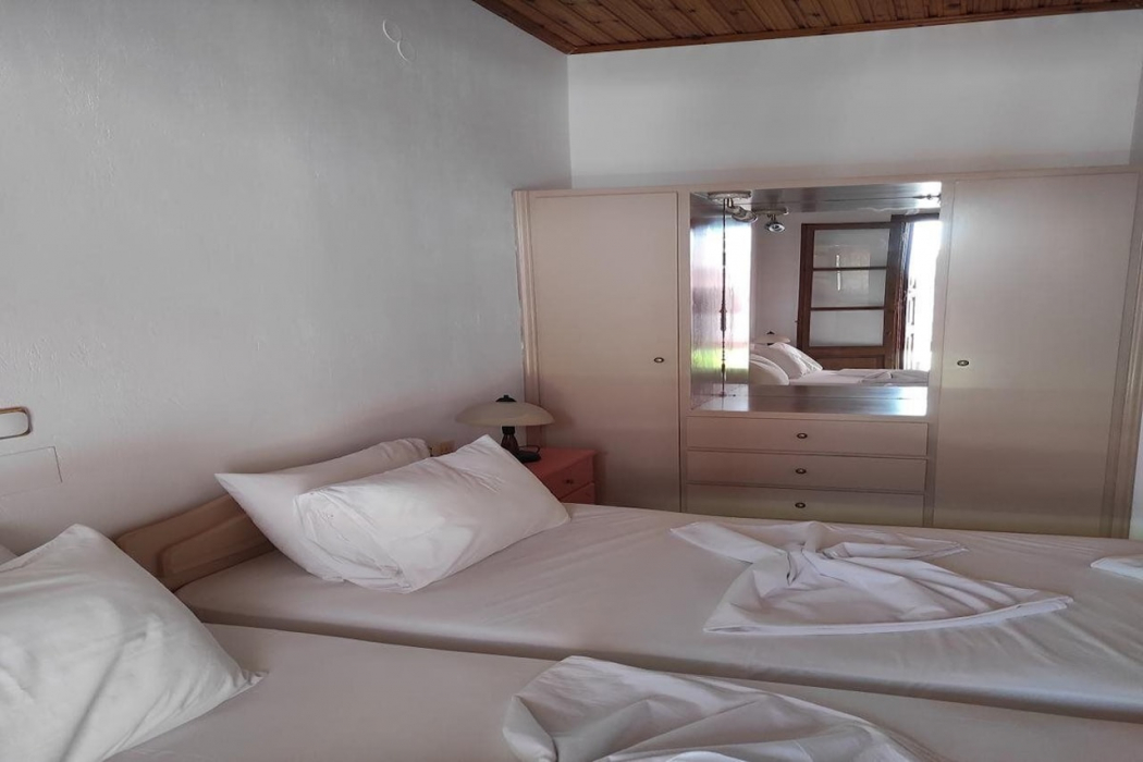 Bedroom 2, Sunwaves Apartments, North Aegean