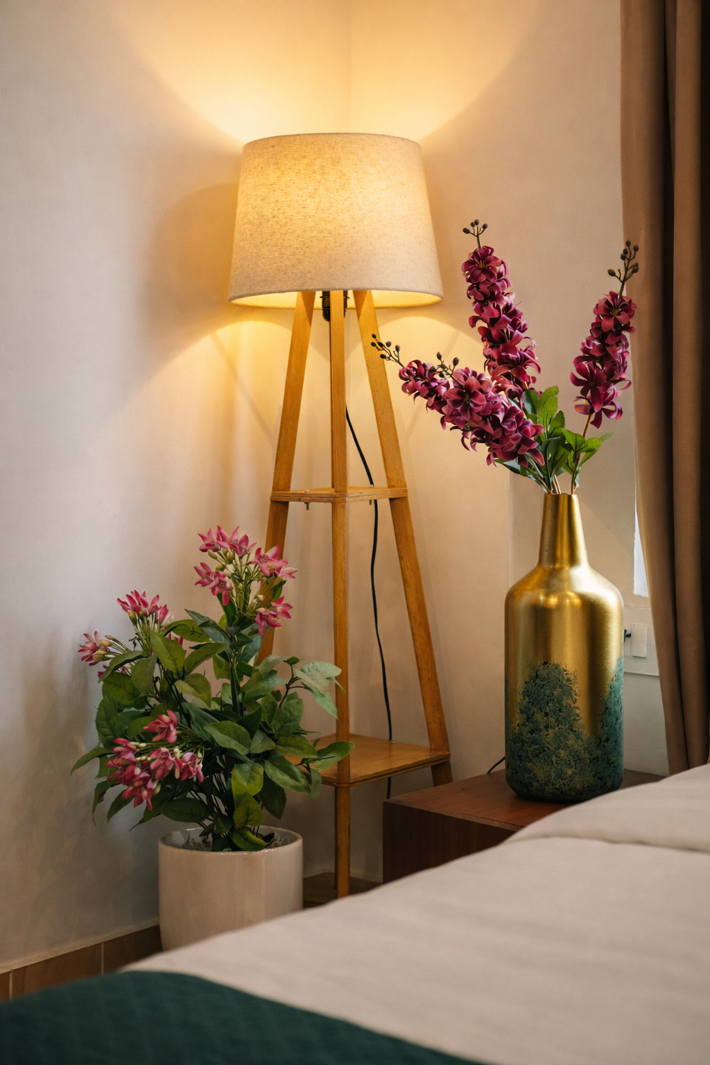 Bedroom, Saffron Inn - Near India Expo Mart, Gautam Buddha Nagar