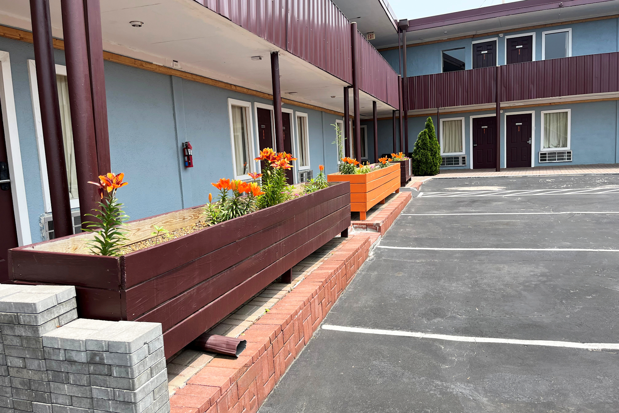Exterior & Views 2, Red Carpet Inn Blacksburg, Montgomery