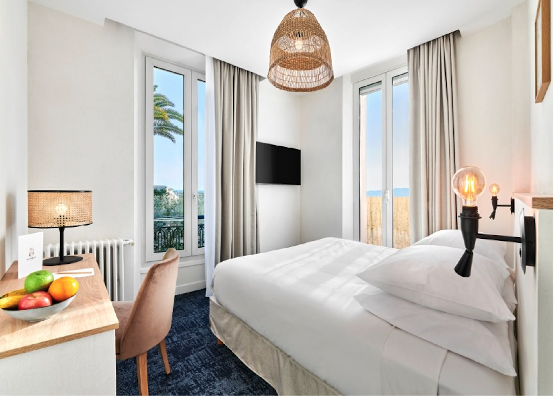 Bedroom 3, Hotel Le Suquet Cannes, Alpes-Maritimes