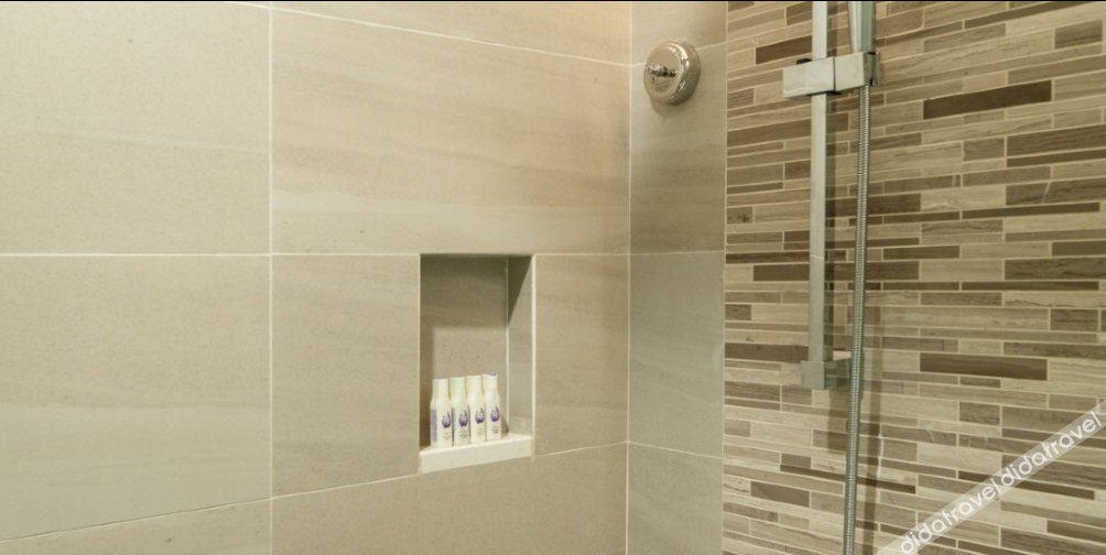 Bathroom 3, Lavande Hotel (Shenzhen Guangming Changjun Road), Shenzhen