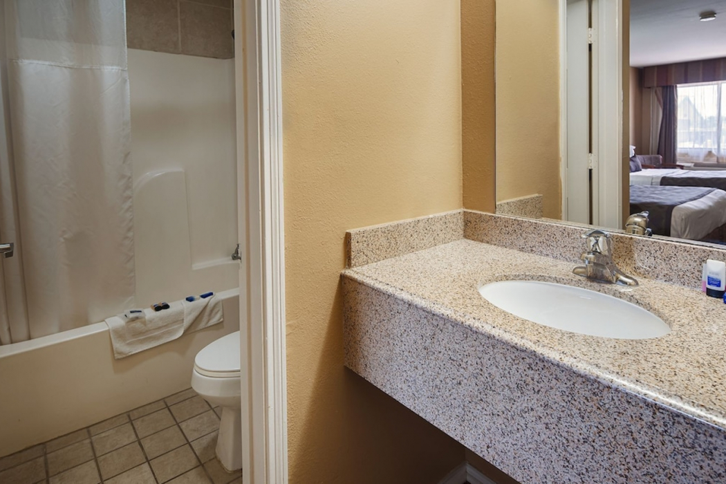 Bathroom 4, Americas Best Value Inn & Suites Sonora, Sutton