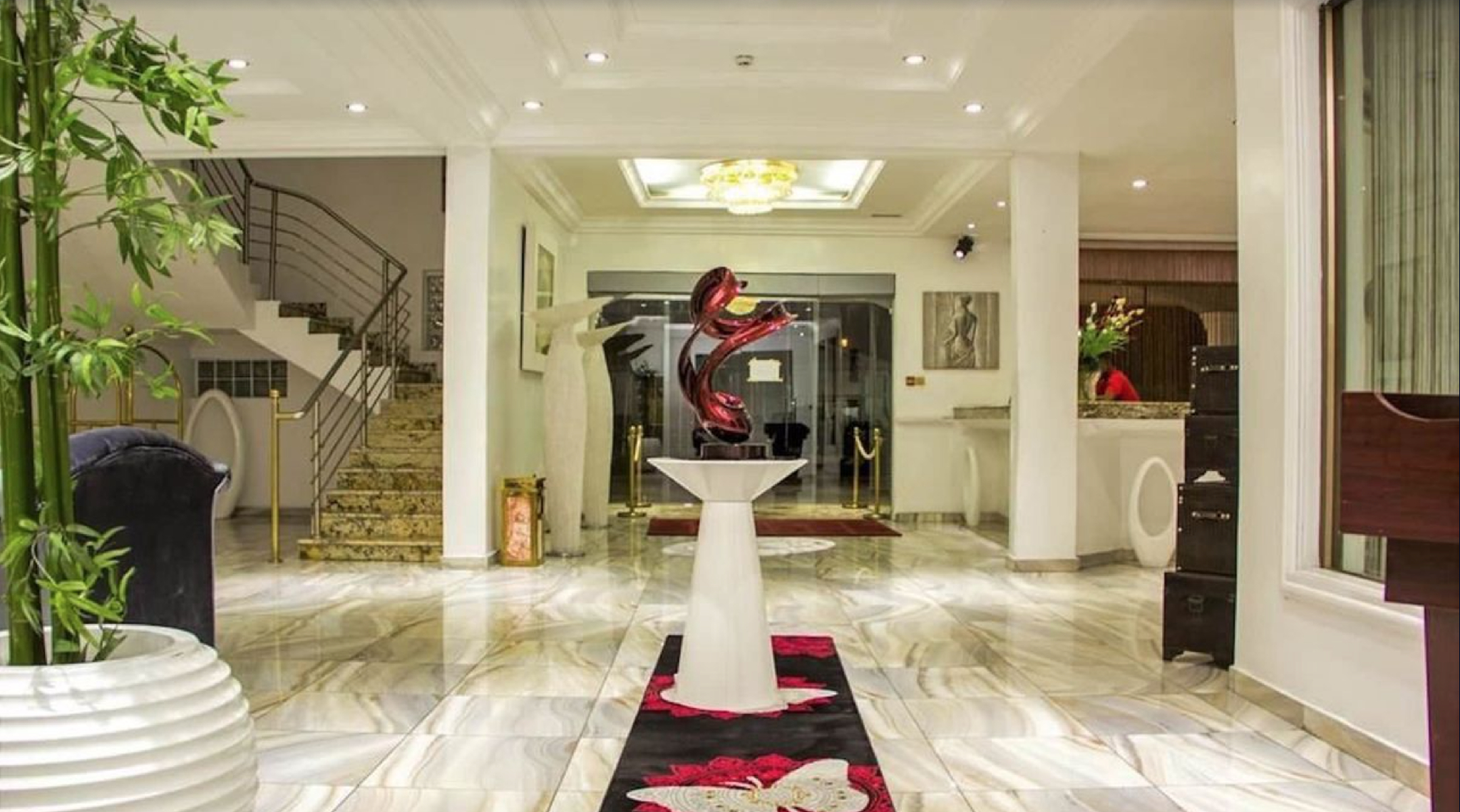 Public Area, L.A Kings Hotel, Obio/Akp