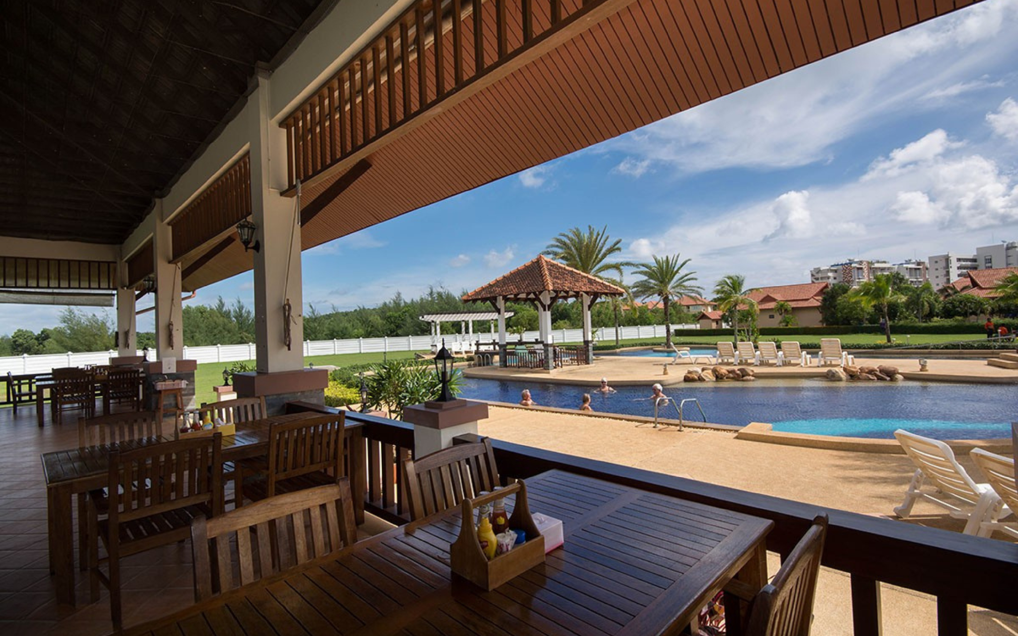 Food & Drinks 5, Seabreeze Villa, Klaeng