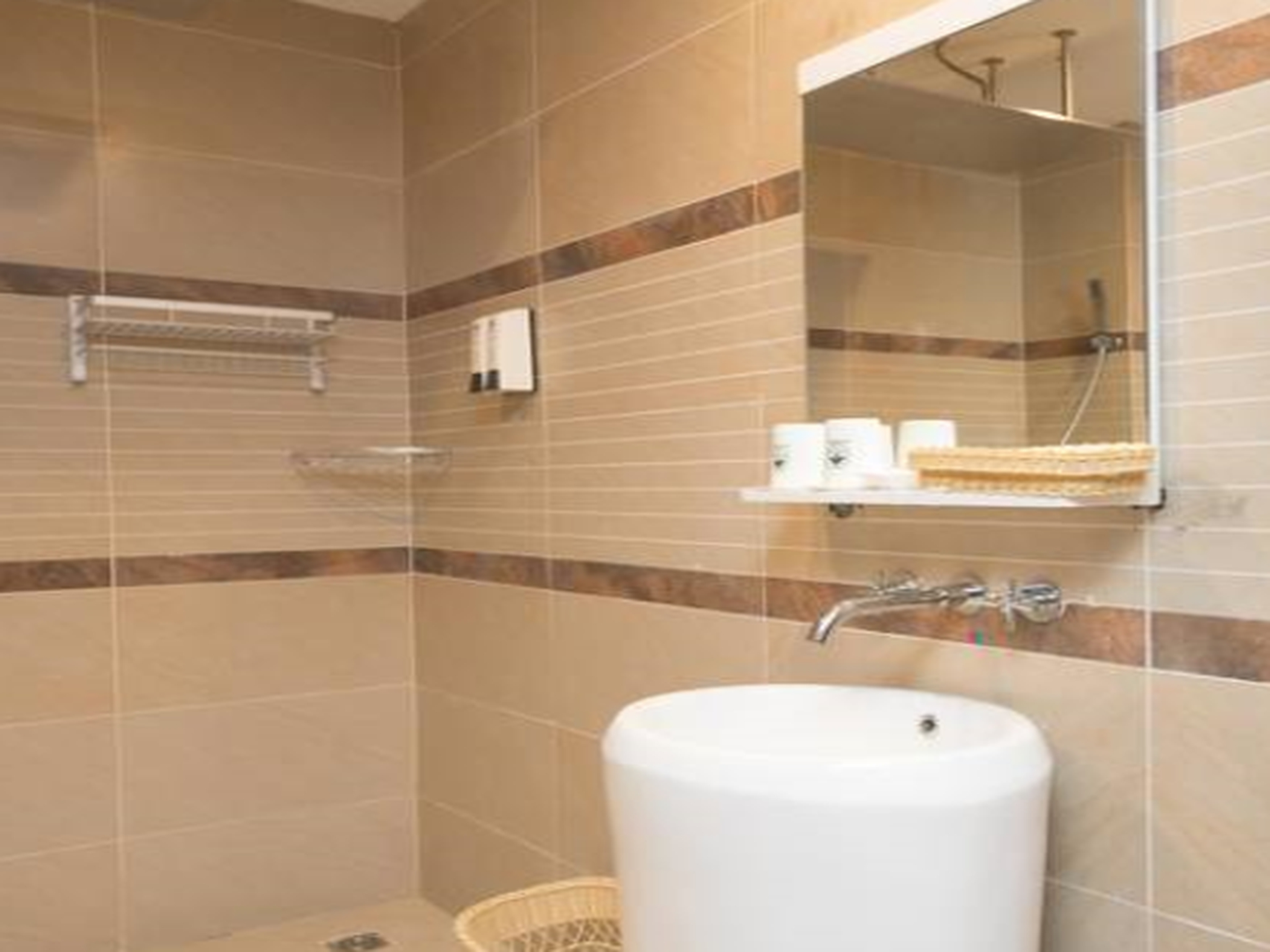 Bathroom 4, GreenTree Inn Wuhu Fangte Second Phase Nanxiang Wanshang Express Hotel, Wuhu